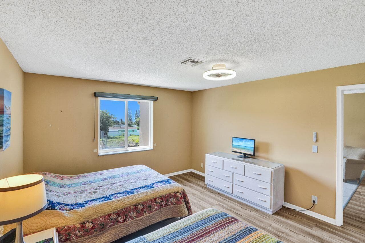 1050 Citrus Way 203 photo 23
