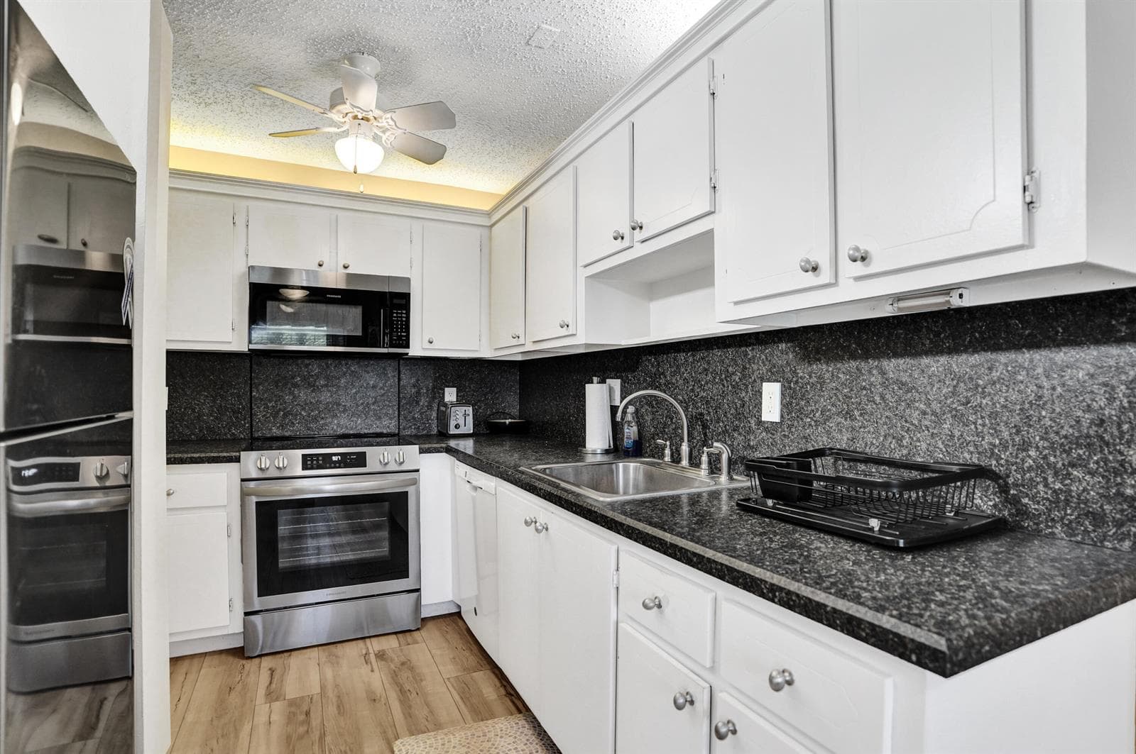 1050 Citrus Way 203 photo 3