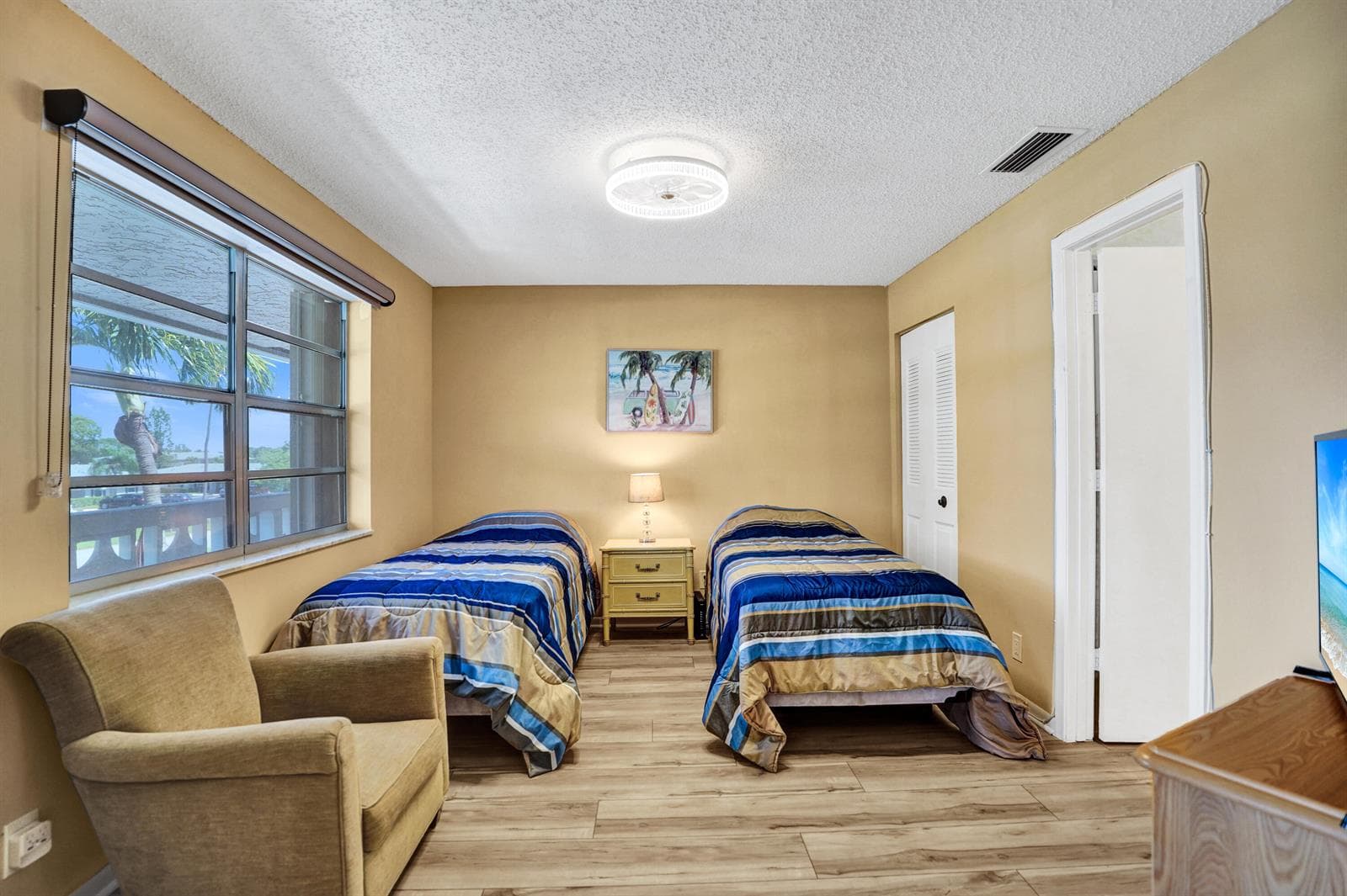 1050 Citrus Way 203 photo 10