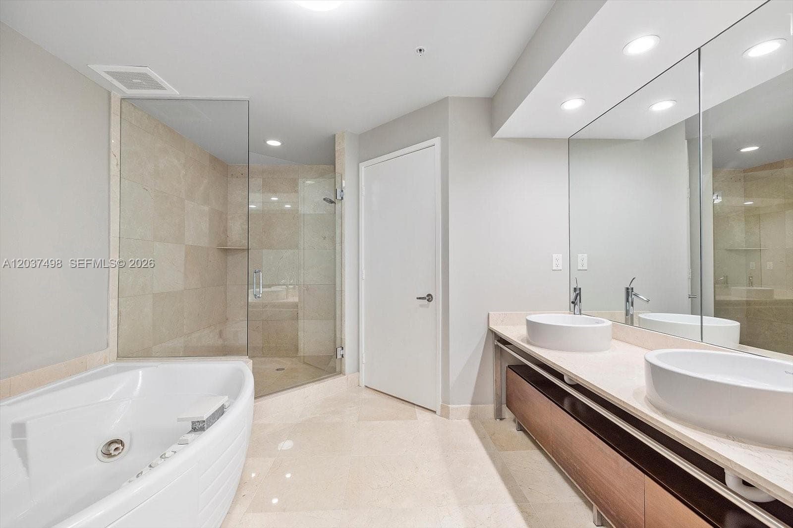16275 Collins Ave 502 photo 16