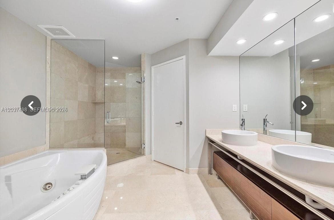 16275 Collins Ave 502 photo 18