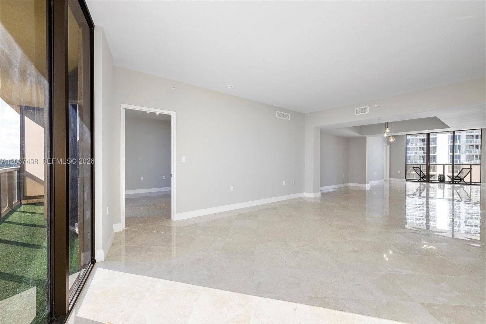 16275 Collins Ave 502 photo 8