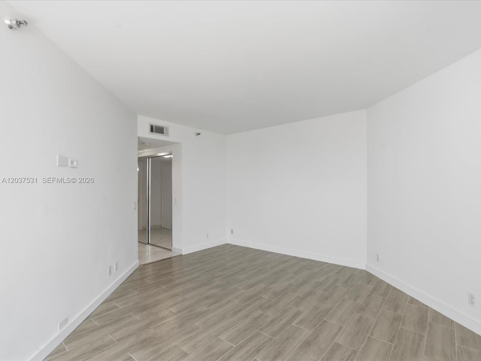 3610 Yacht Club Dr 702 photo 23