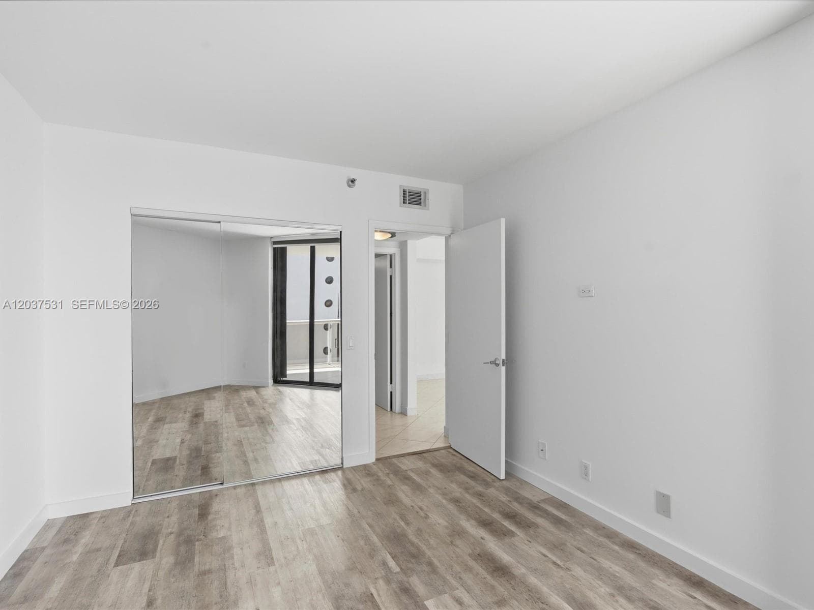 3610 Yacht Club Dr 702 photo 16
