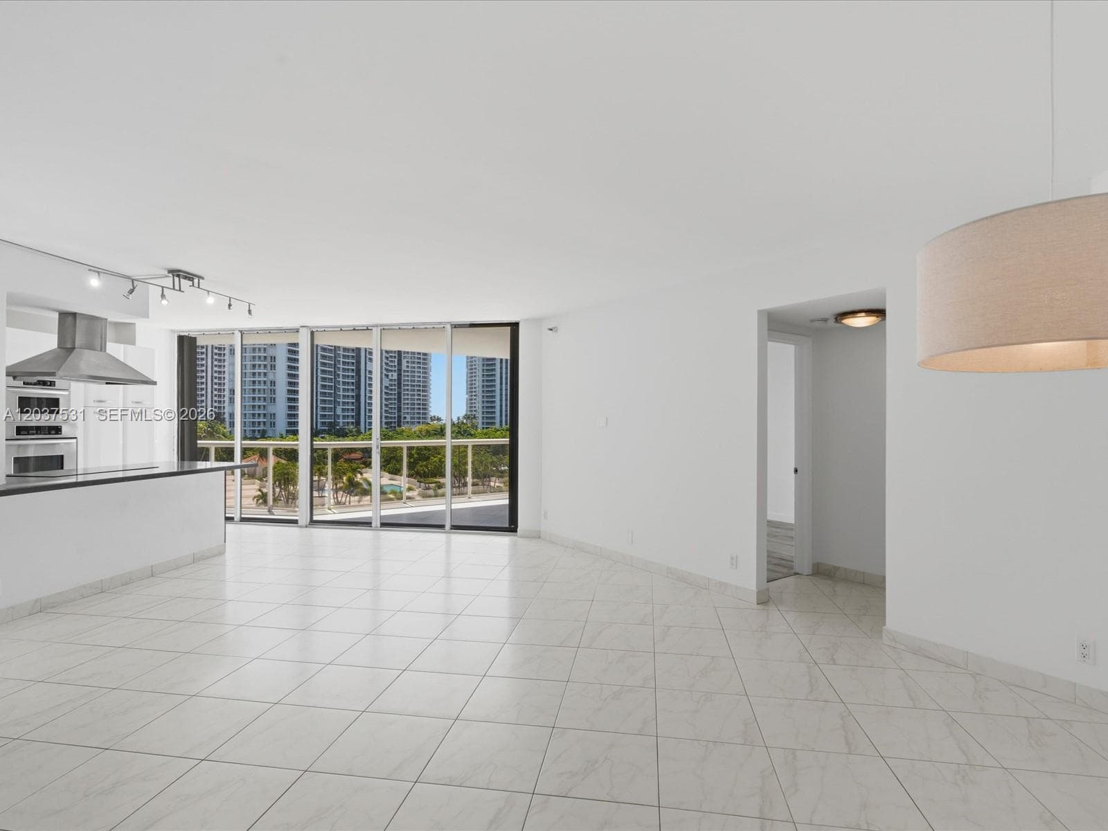 3610 Yacht Club Dr 702 photo 9