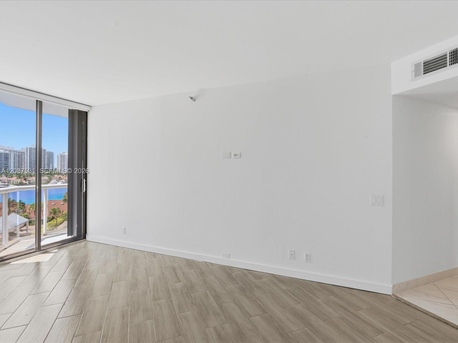 3610 Yacht Club Dr 702 photo 21