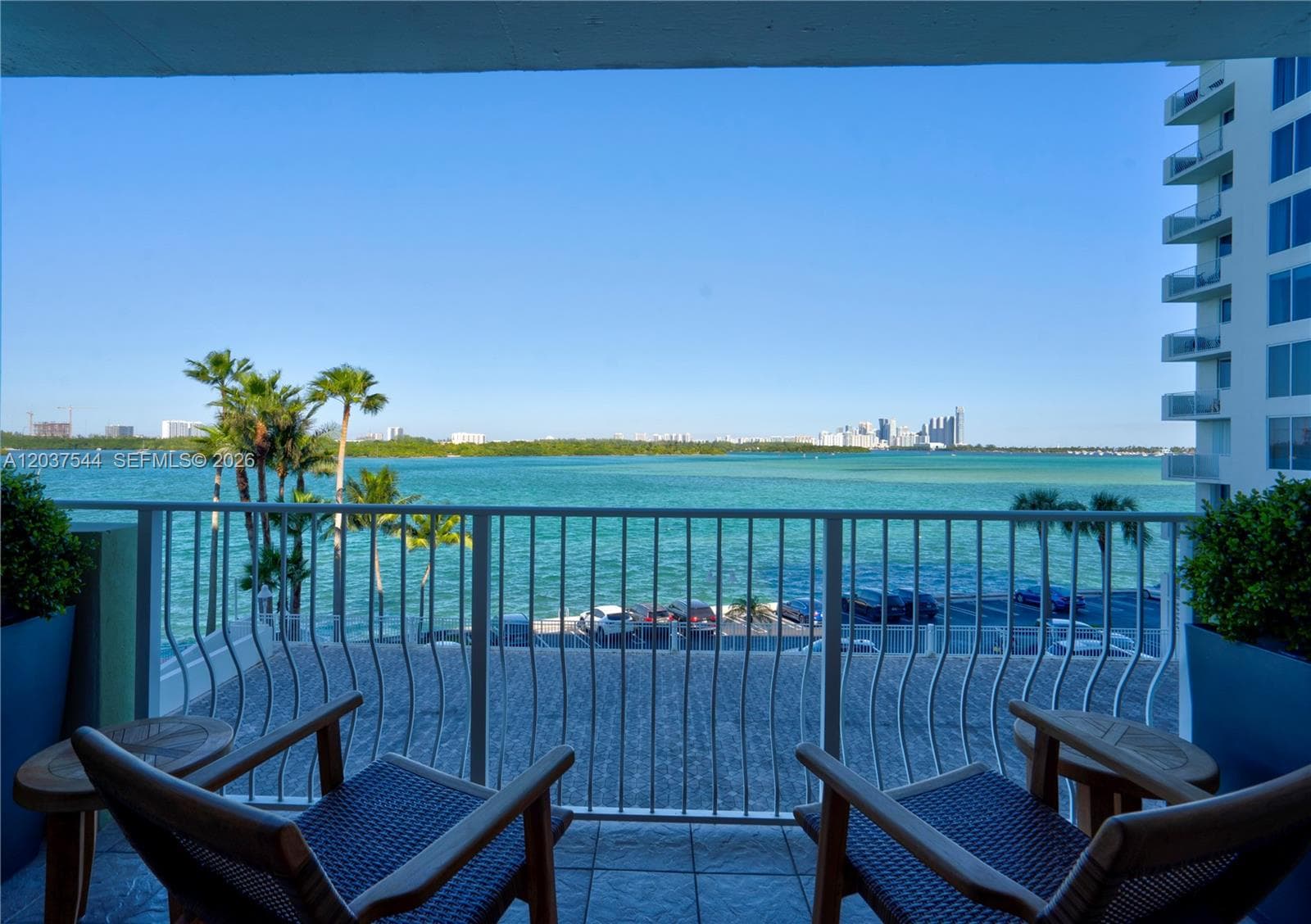10350 W Bay Harbor Dr 4T photo 1