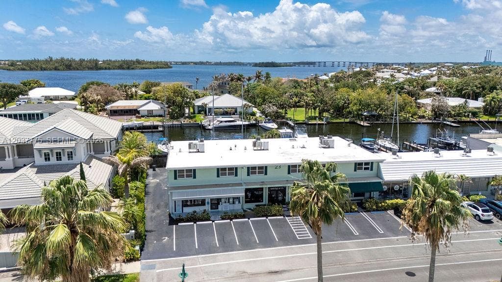 23 Royal Palm Pt B photo 2