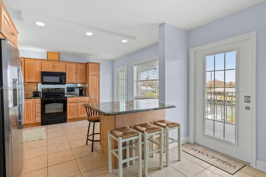 23 Royal Palm Pt B photo 12