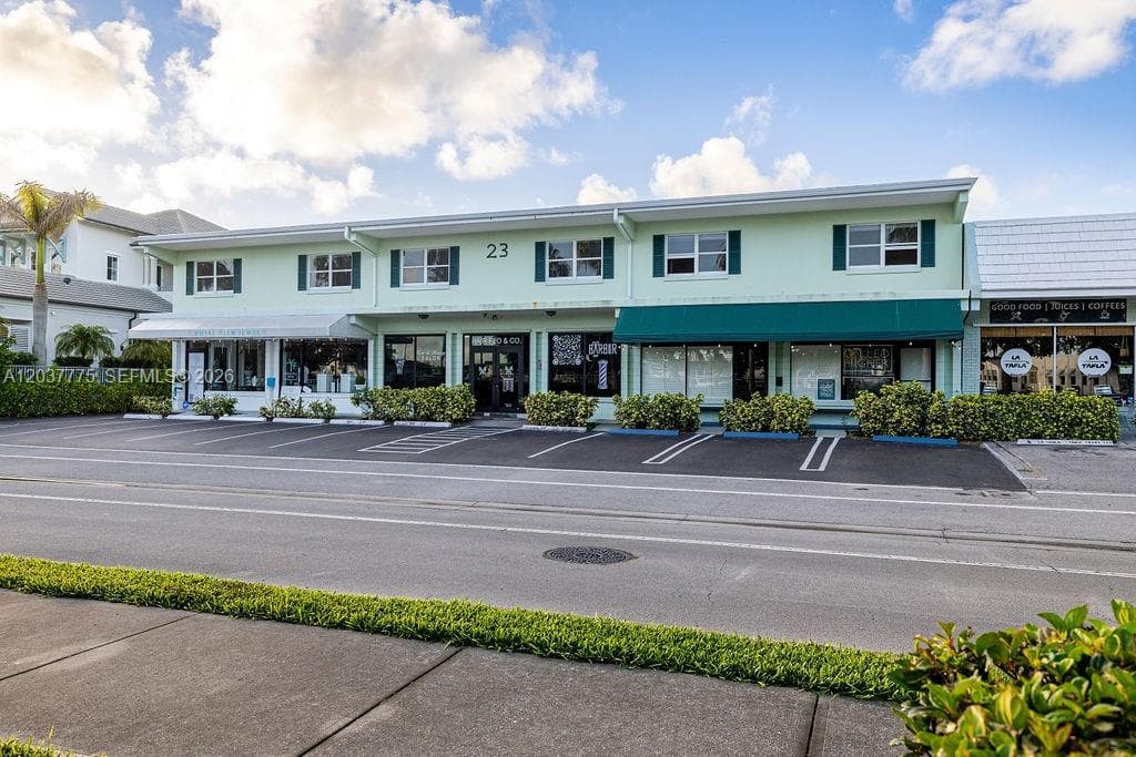 23 Royal Palm Pt B photo 3