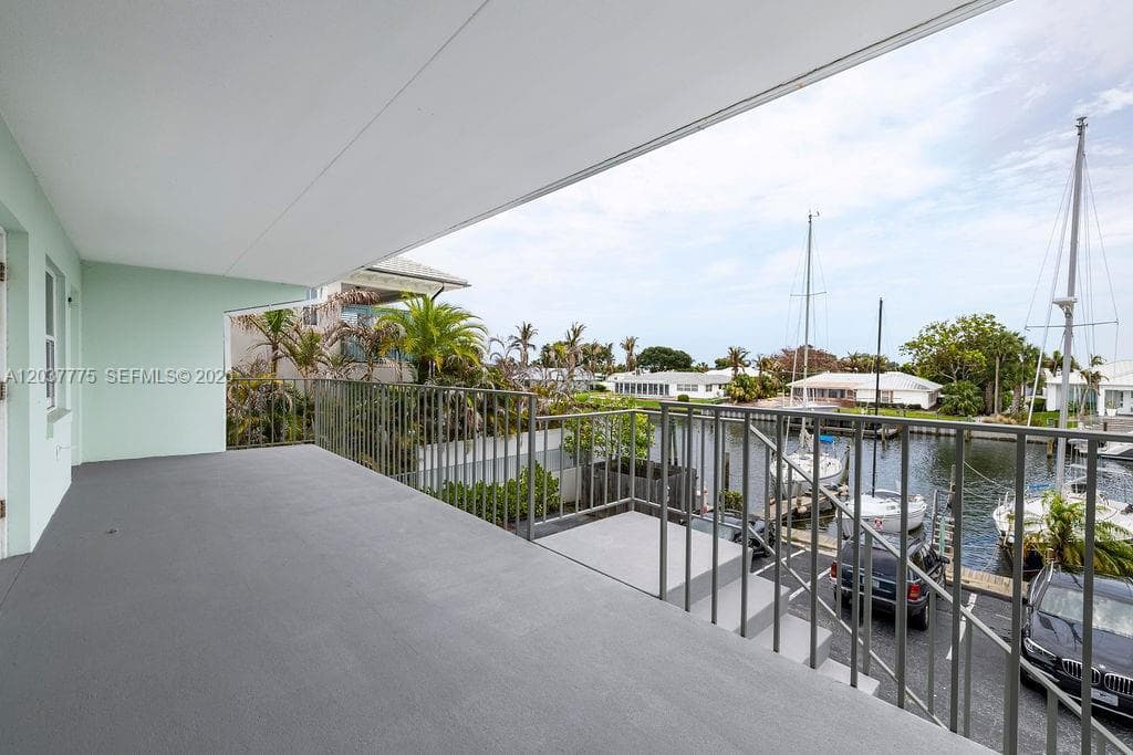 23 Royal Palm Pt B photo 9