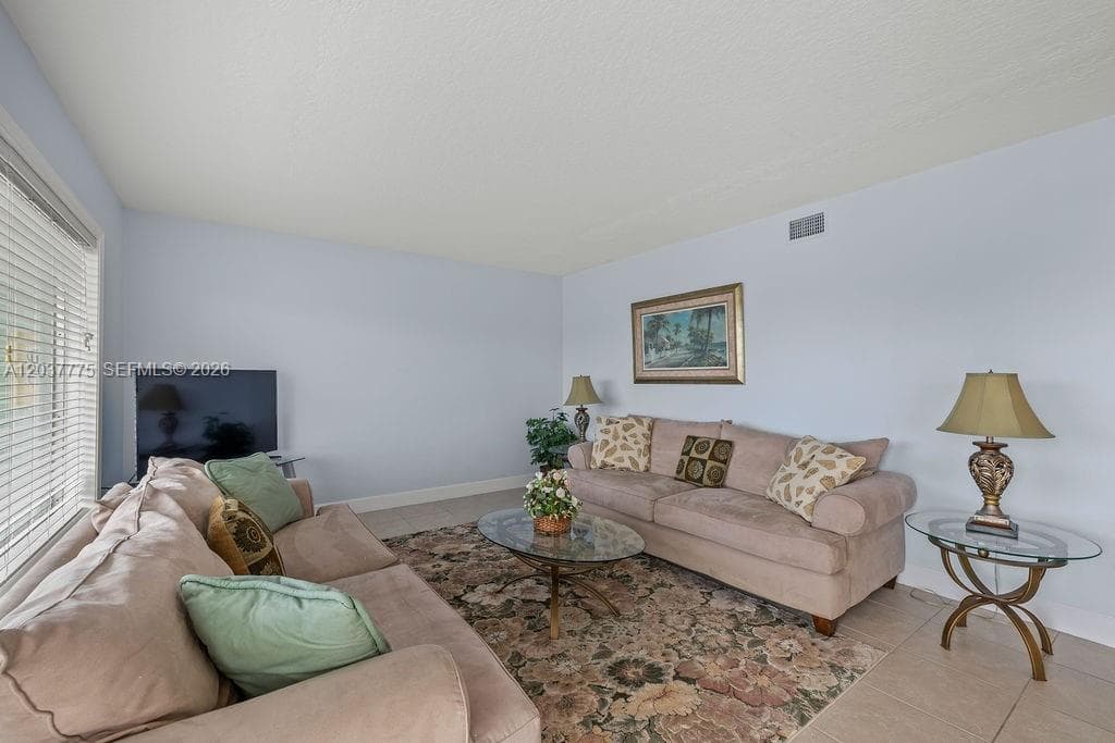 23 Royal Palm Pt B photo 10