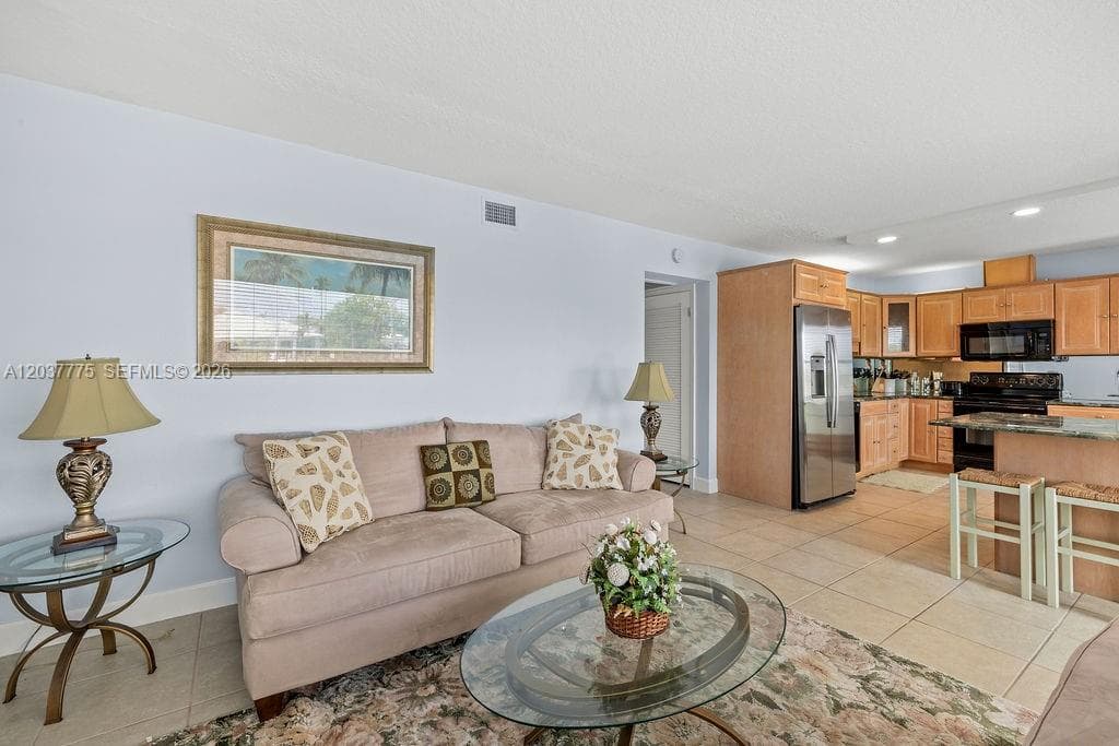 23 Royal Palm Pt B photo 14