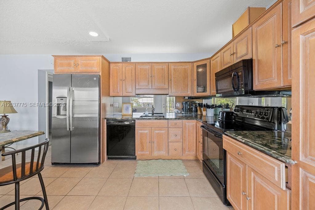 23 Royal Palm Pt B photo 15