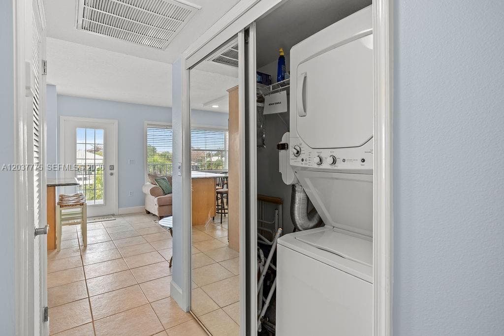 23 Royal Palm Pt B photo 19
