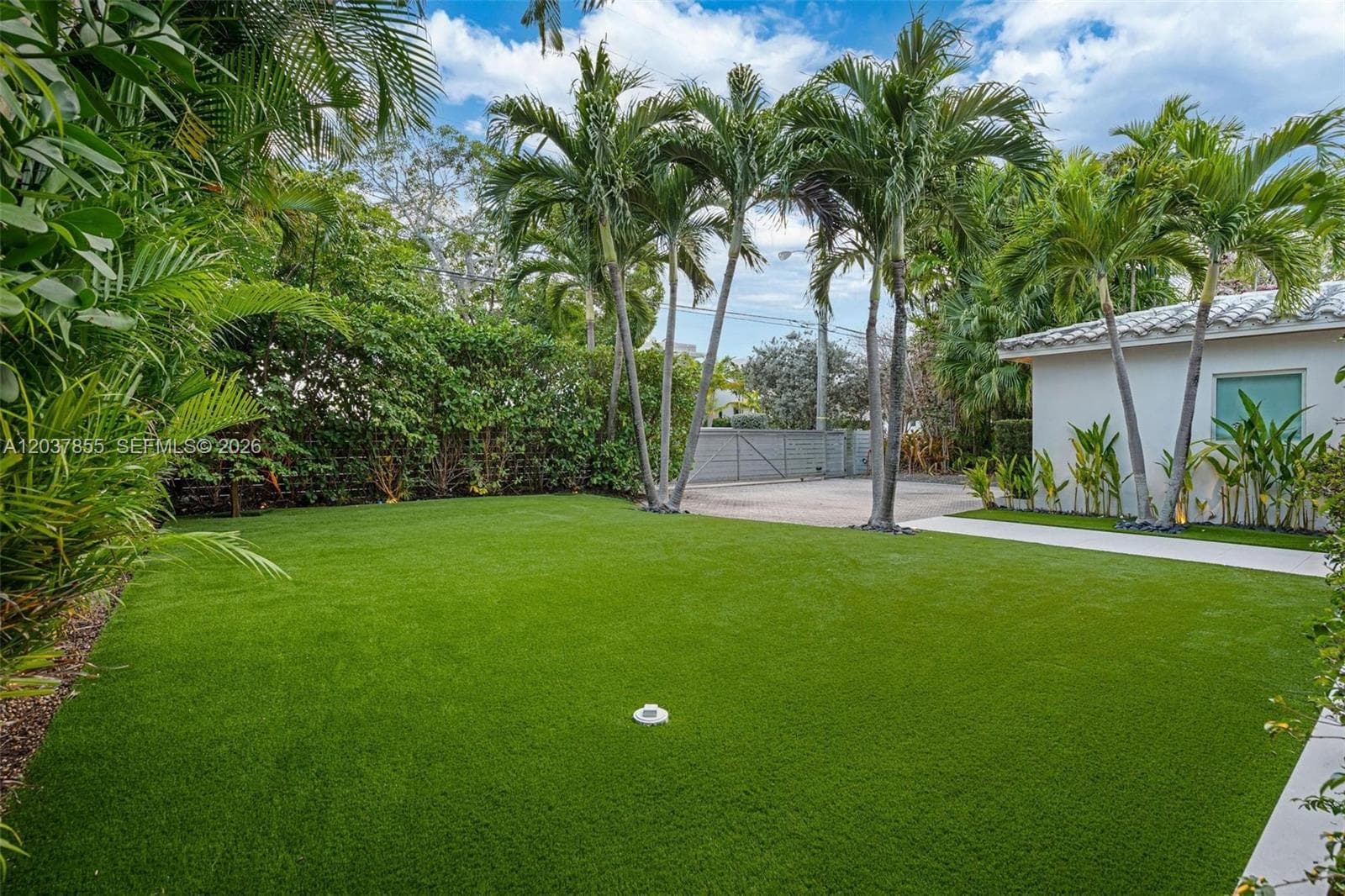 1835 Daytonia Rd photo 2