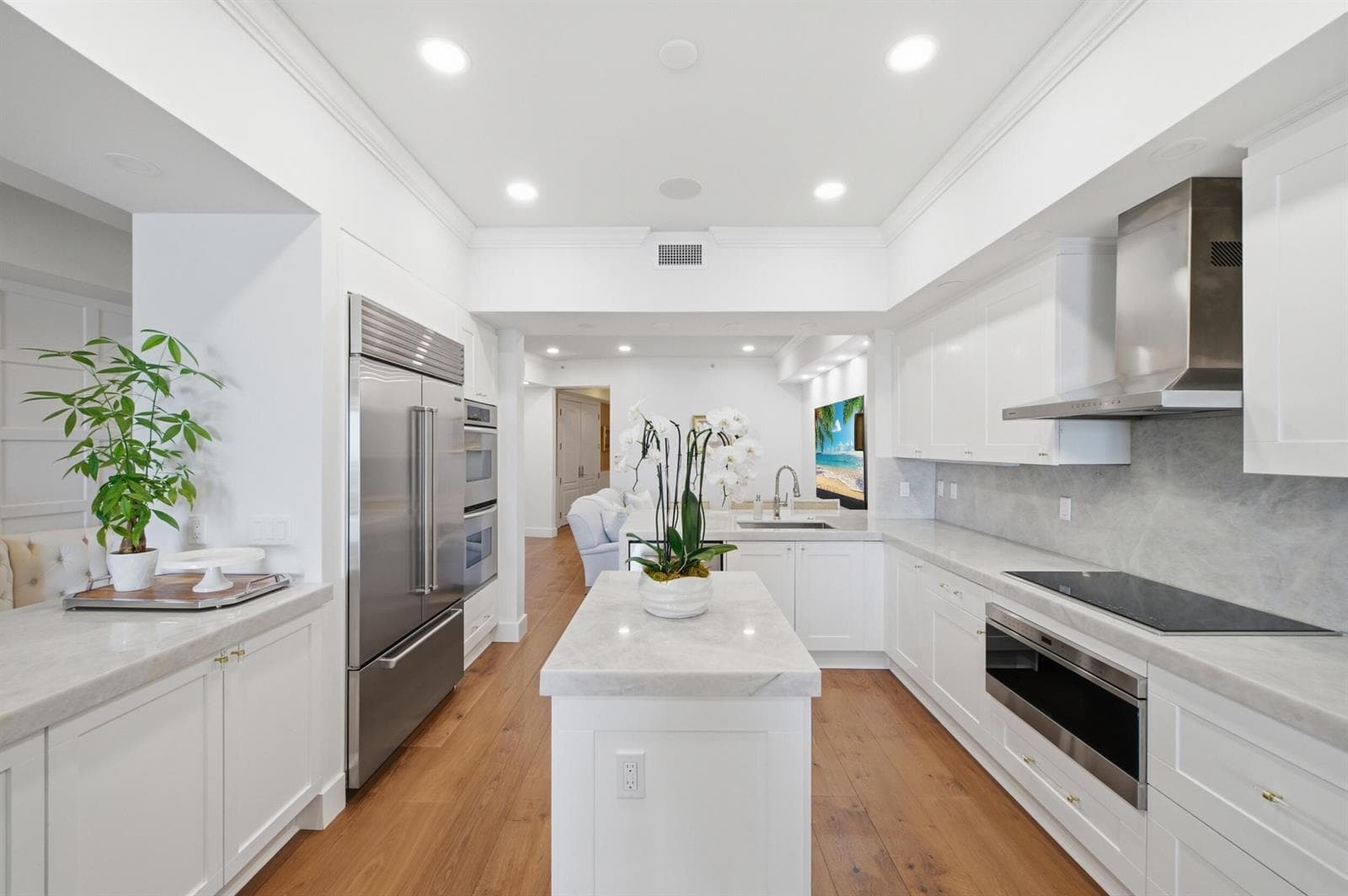 201 S Narcissus Avenue 1102 photo 8