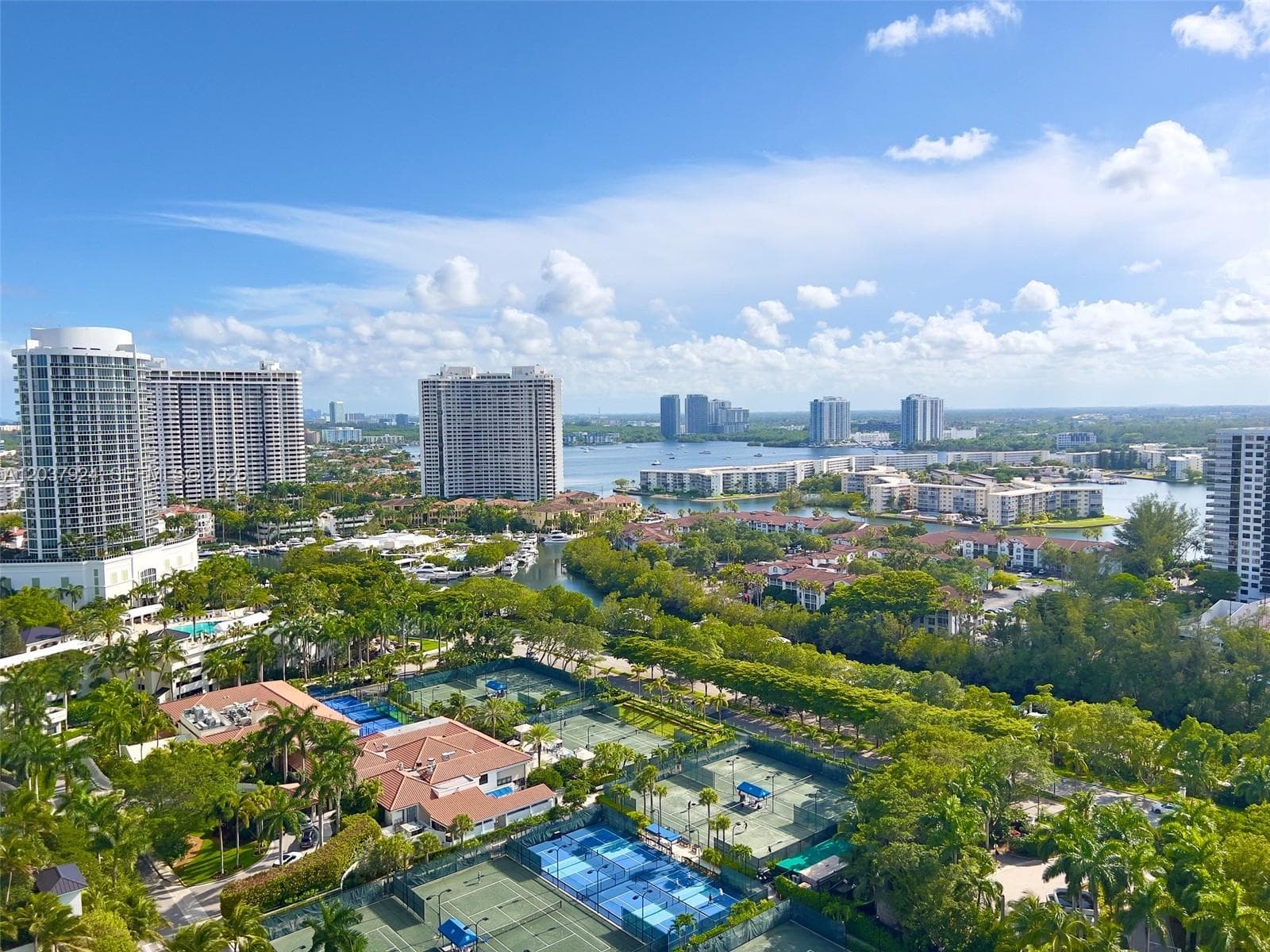 7000 Island Blvd 2407 photo 15