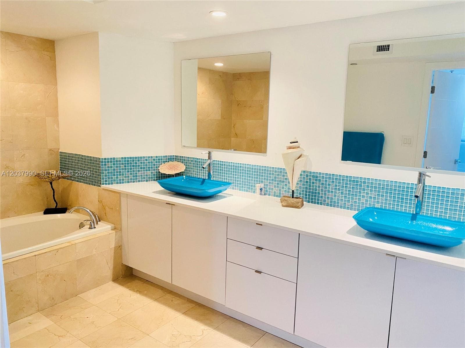 6917 Collins Ave 1205 photo 7