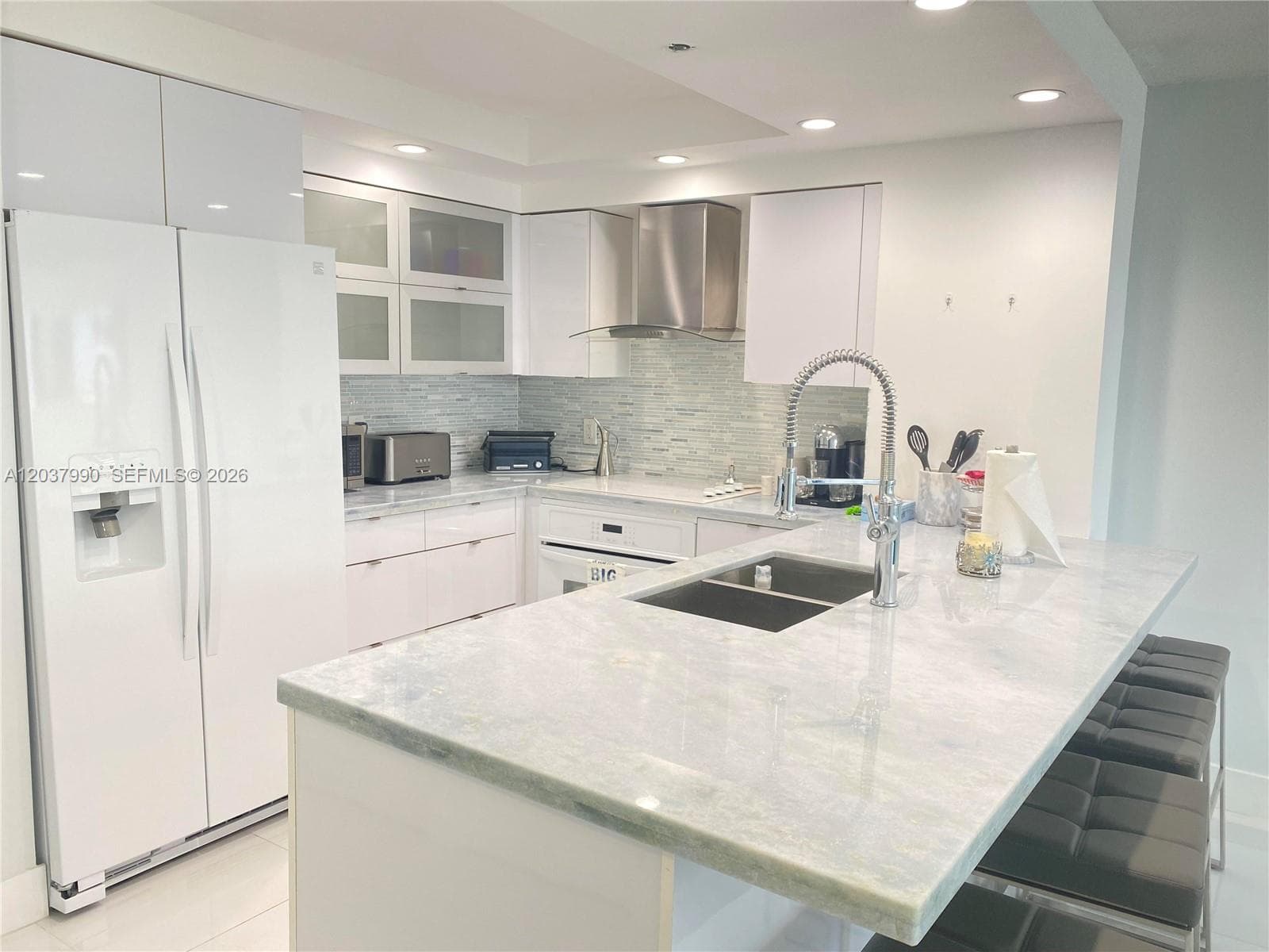 6917 Collins Ave 1205 photo 5