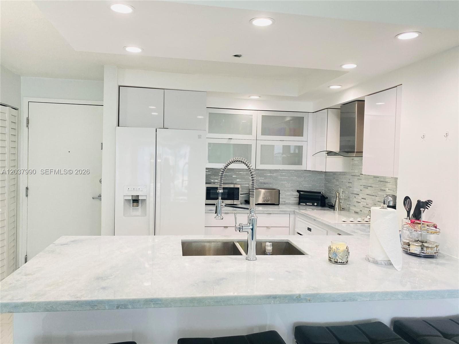 6917 Collins Ave 1205 photo 4