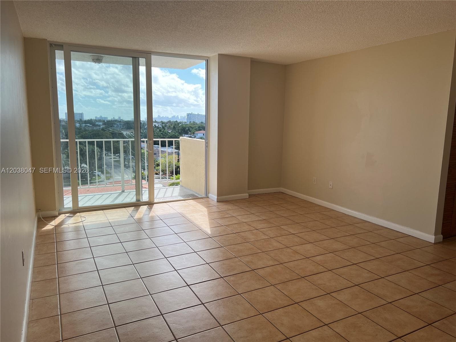 2350 NE 135th St 704 photo 9