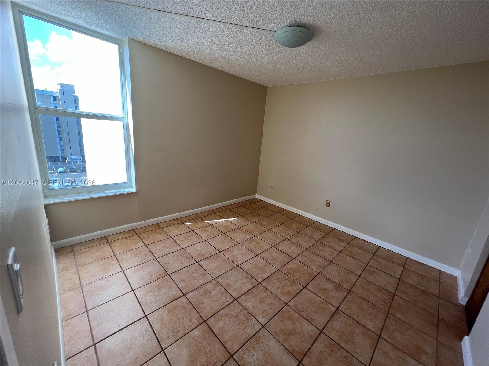 2350 NE 135th St 704 photo 15