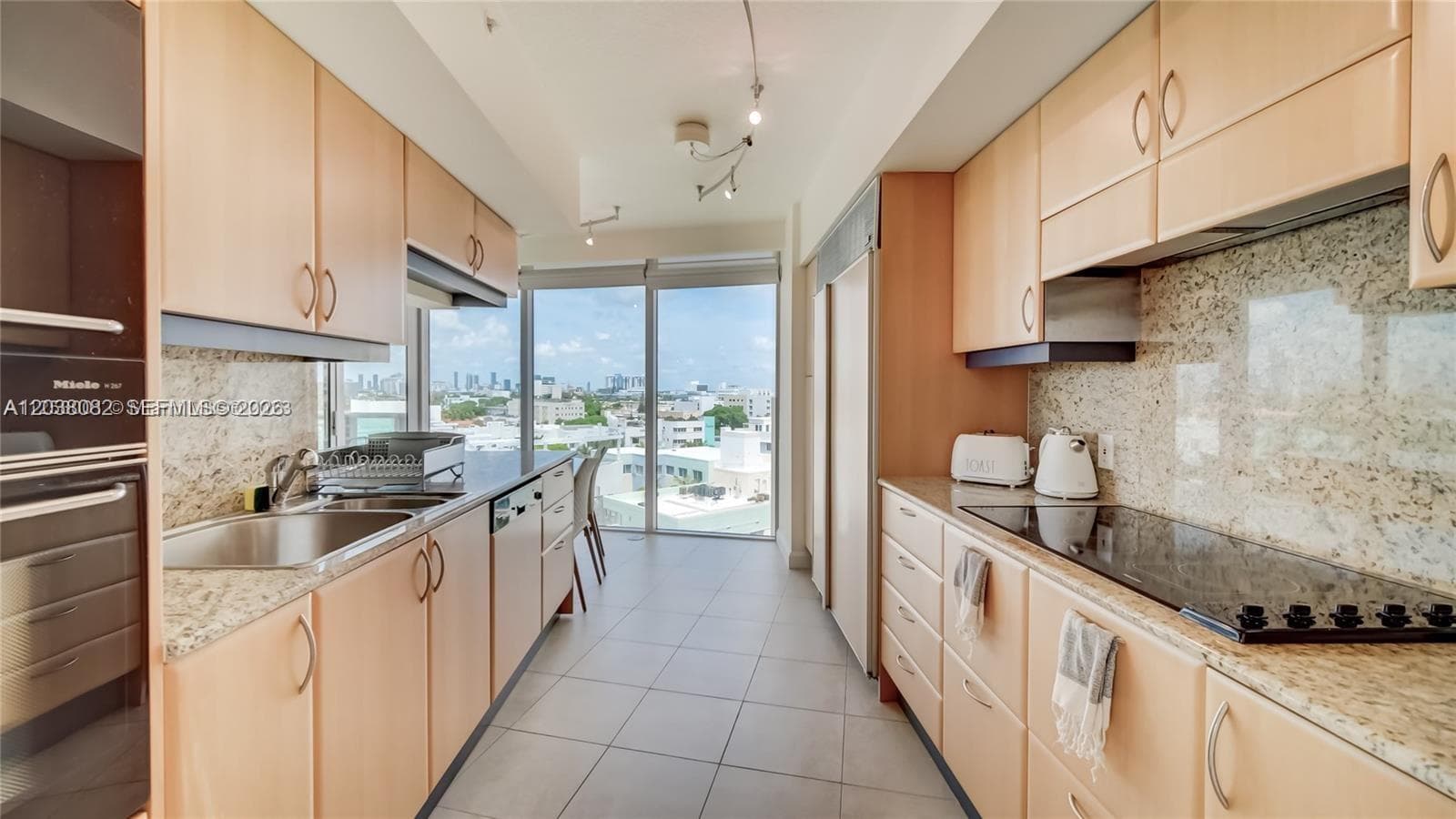 1455 Ocean Dr 902 photo 15