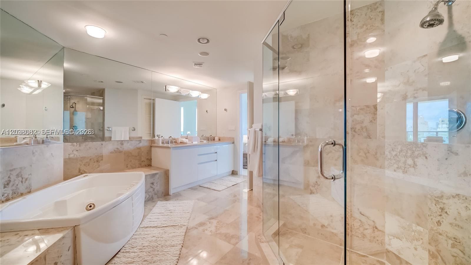 1455 Ocean Dr 902 photo 21