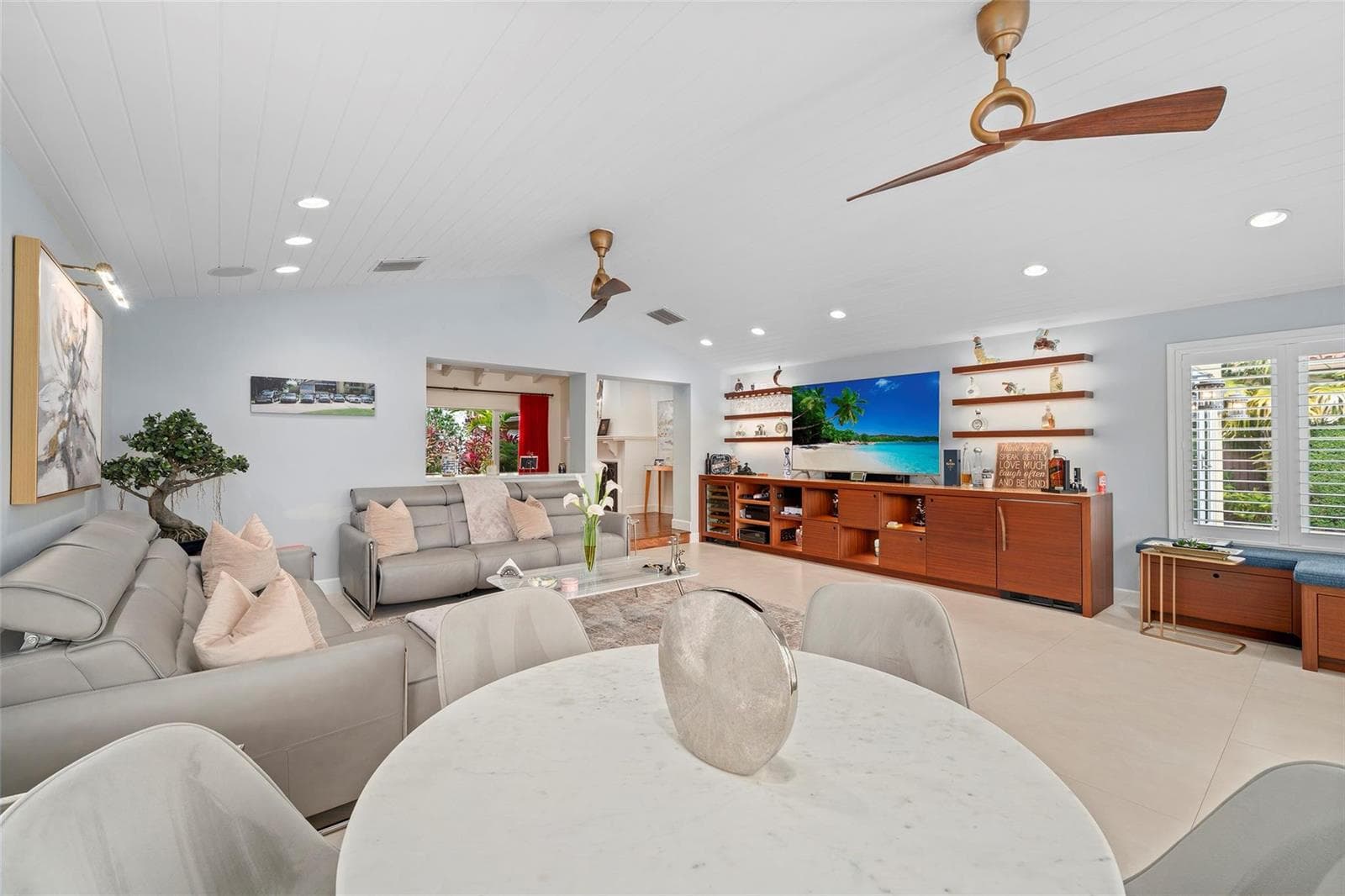 330 Royal Plaza Drive photo 8