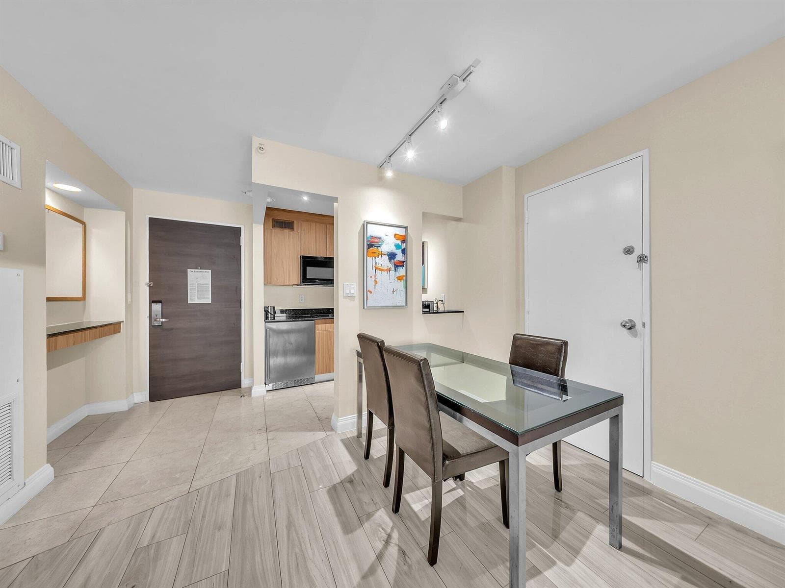 2670 E Sunrise Boulevard 323 photo 7