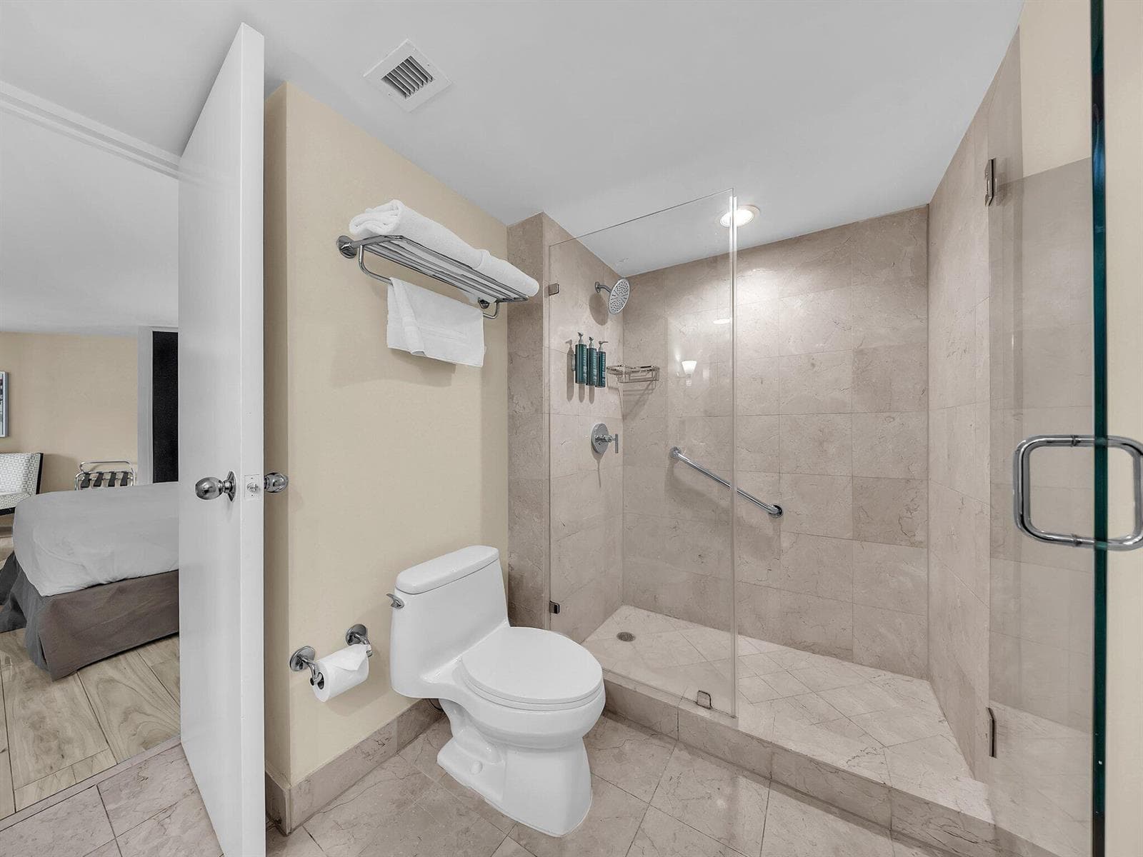 2670 E Sunrise Boulevard 323 photo 15