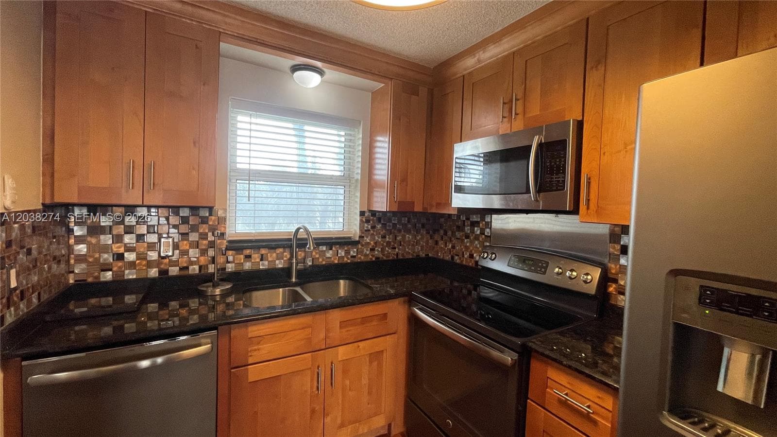 531 W Kalmia Dr 5 photo 3