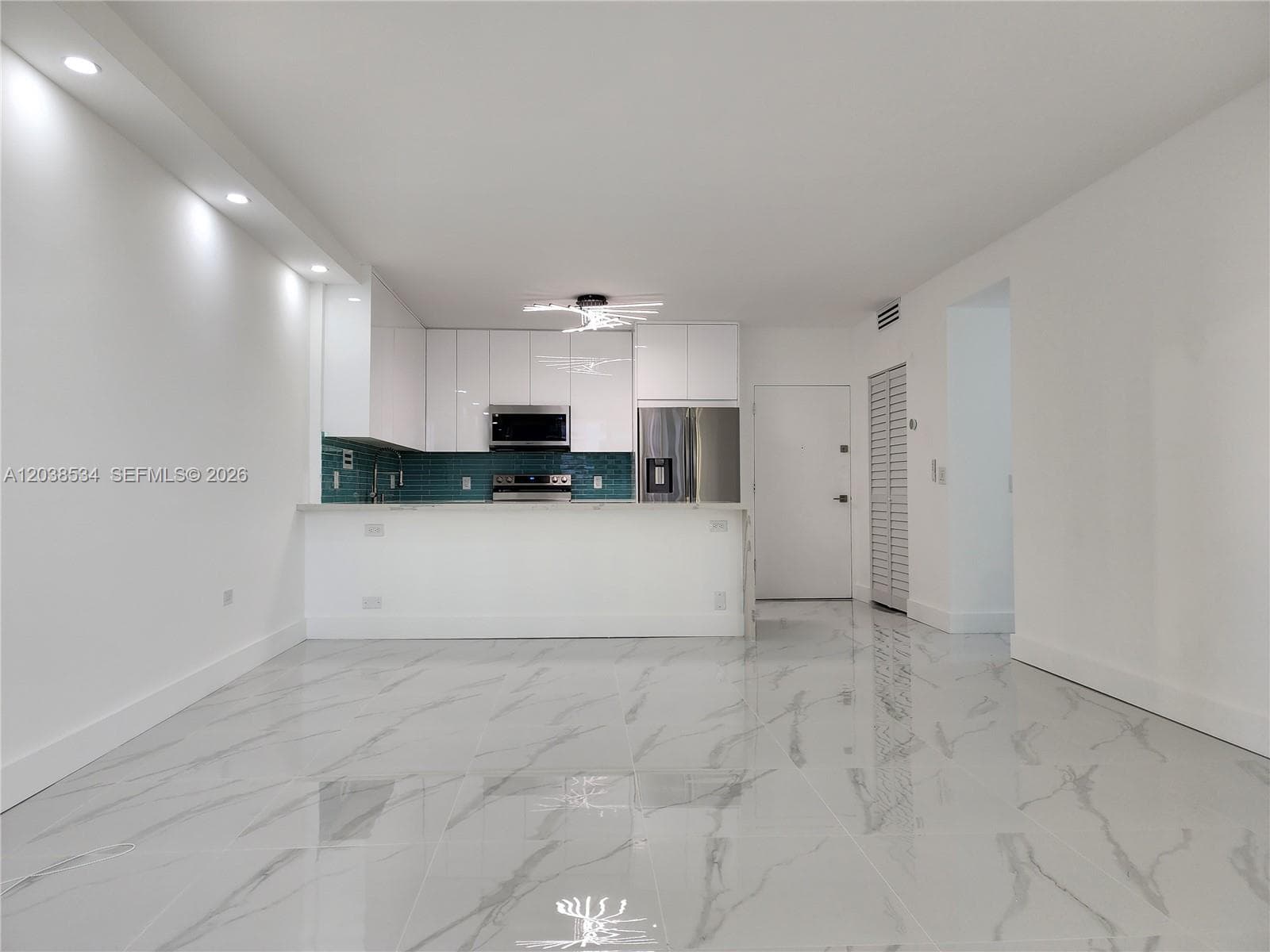 3505 S Ocean Dr 716 photo 4