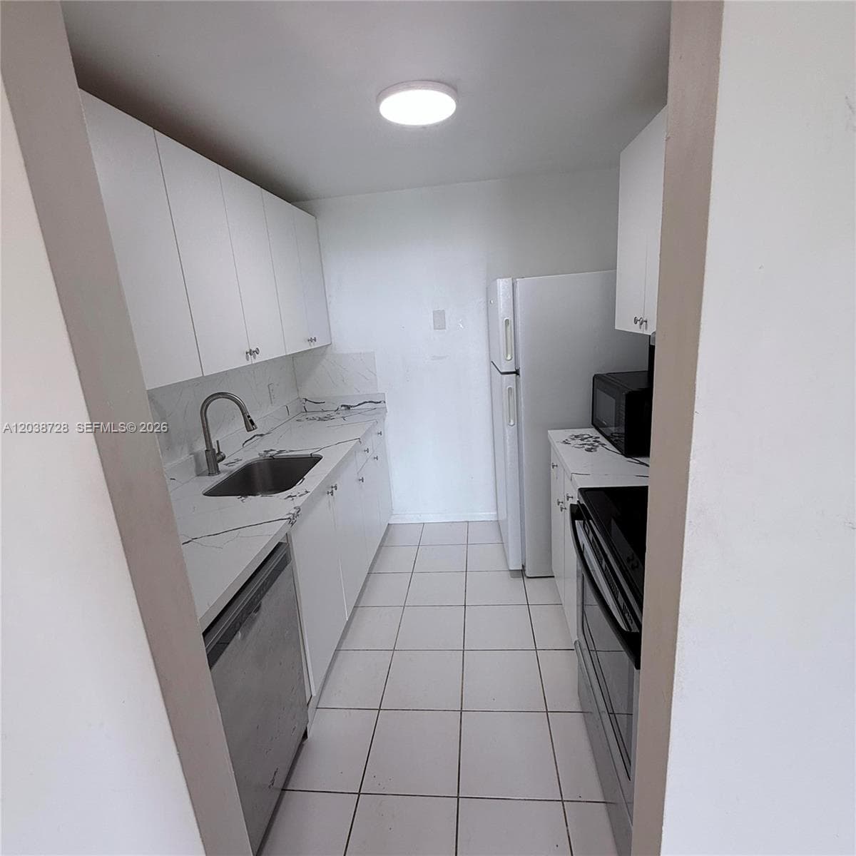 2350 NE 135th St 802 photo 5
