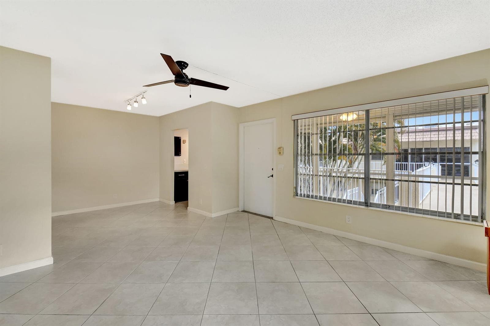 638 Snug Harbor Drive E11 photo 13