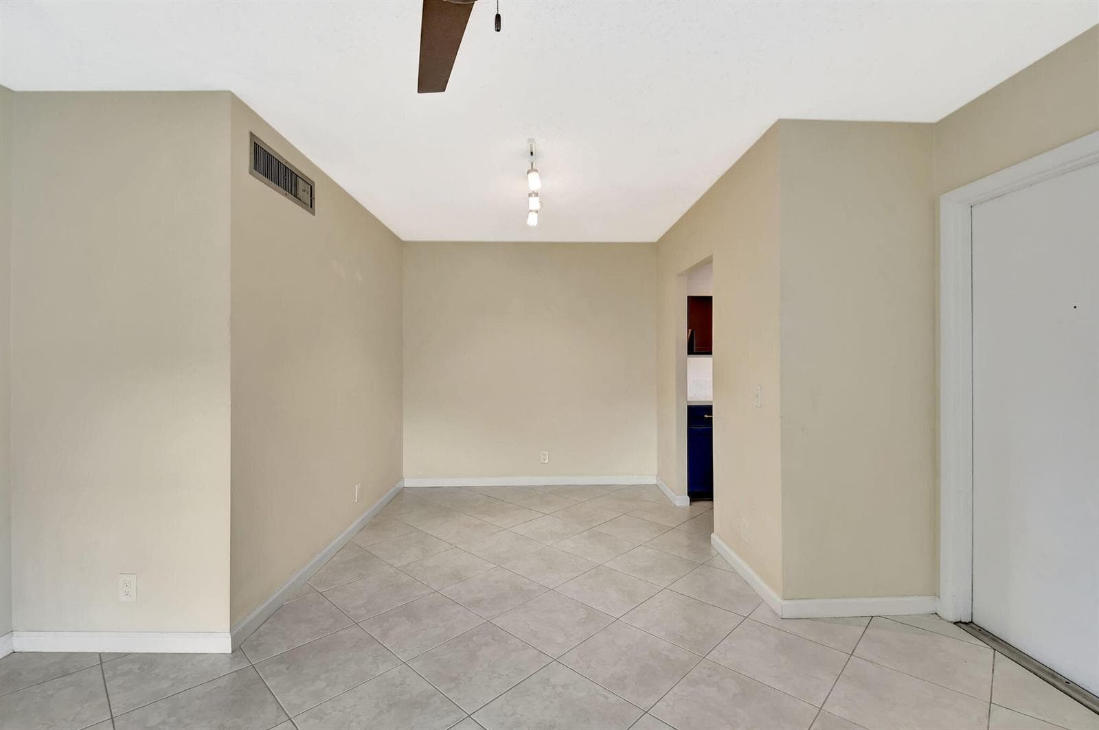 638 Snug Harbor Drive E11 photo 12