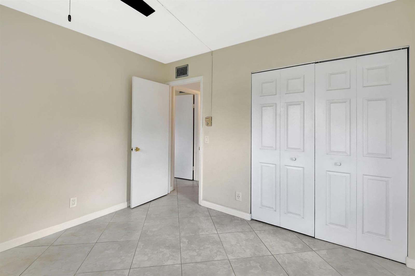 638 Snug Harbor Drive E11 photo 20