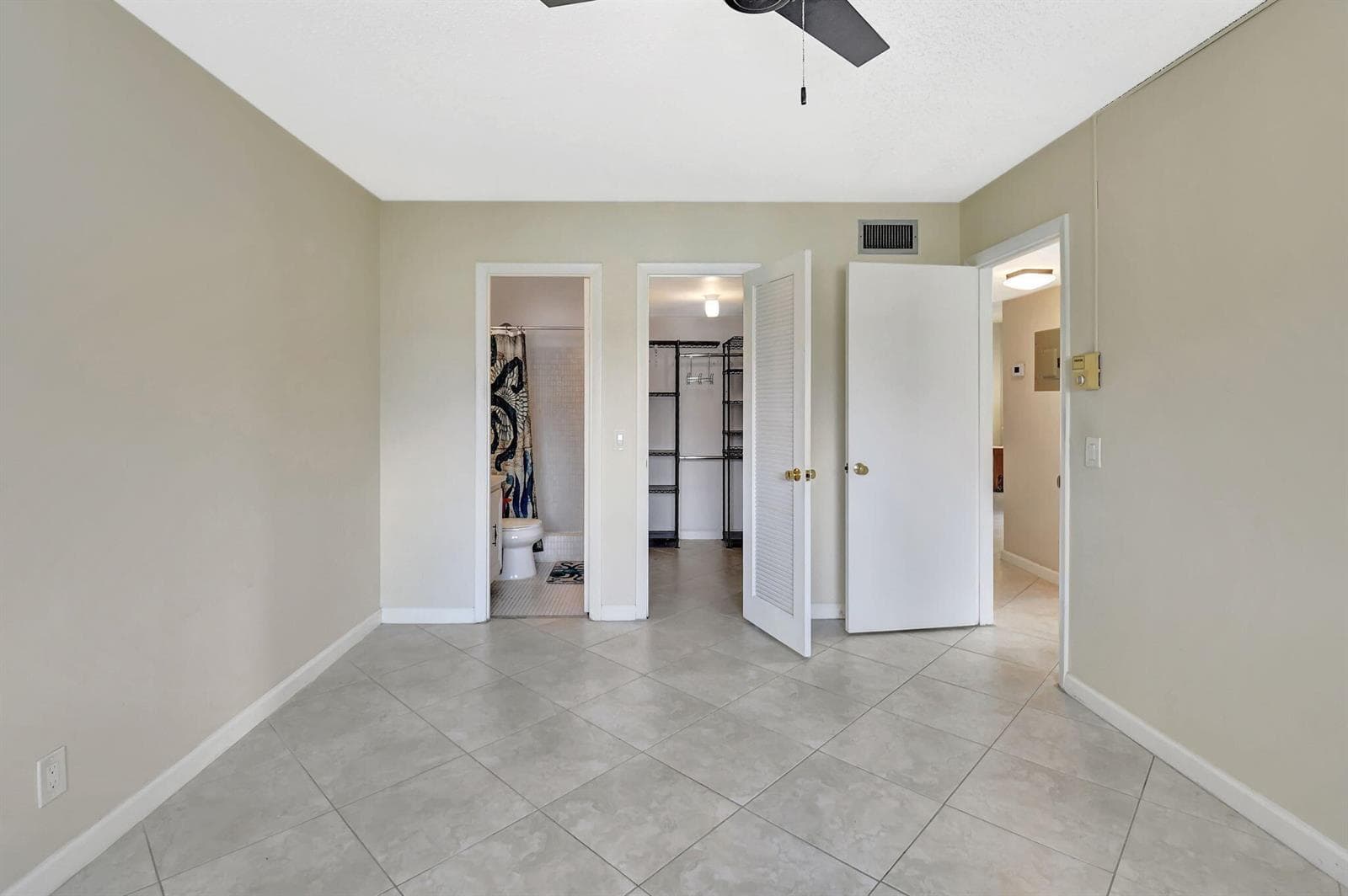 638 Snug Harbor Drive E11 photo 24