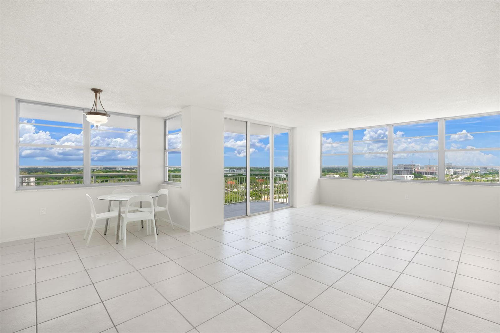 18011 Biscayne Boulevard 1704-1 photo 2