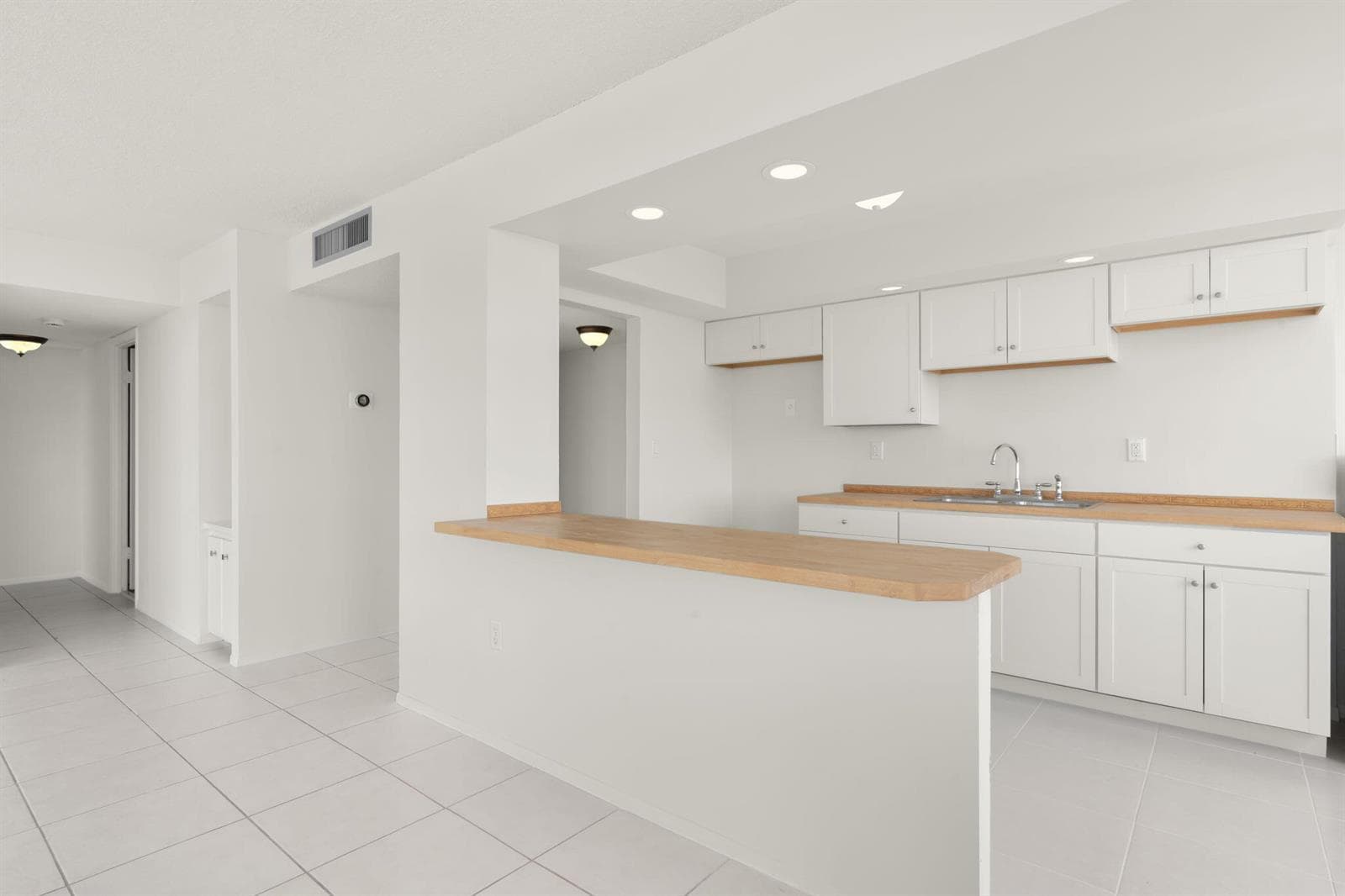 18011 Biscayne Boulevard 1704-1 photo 7