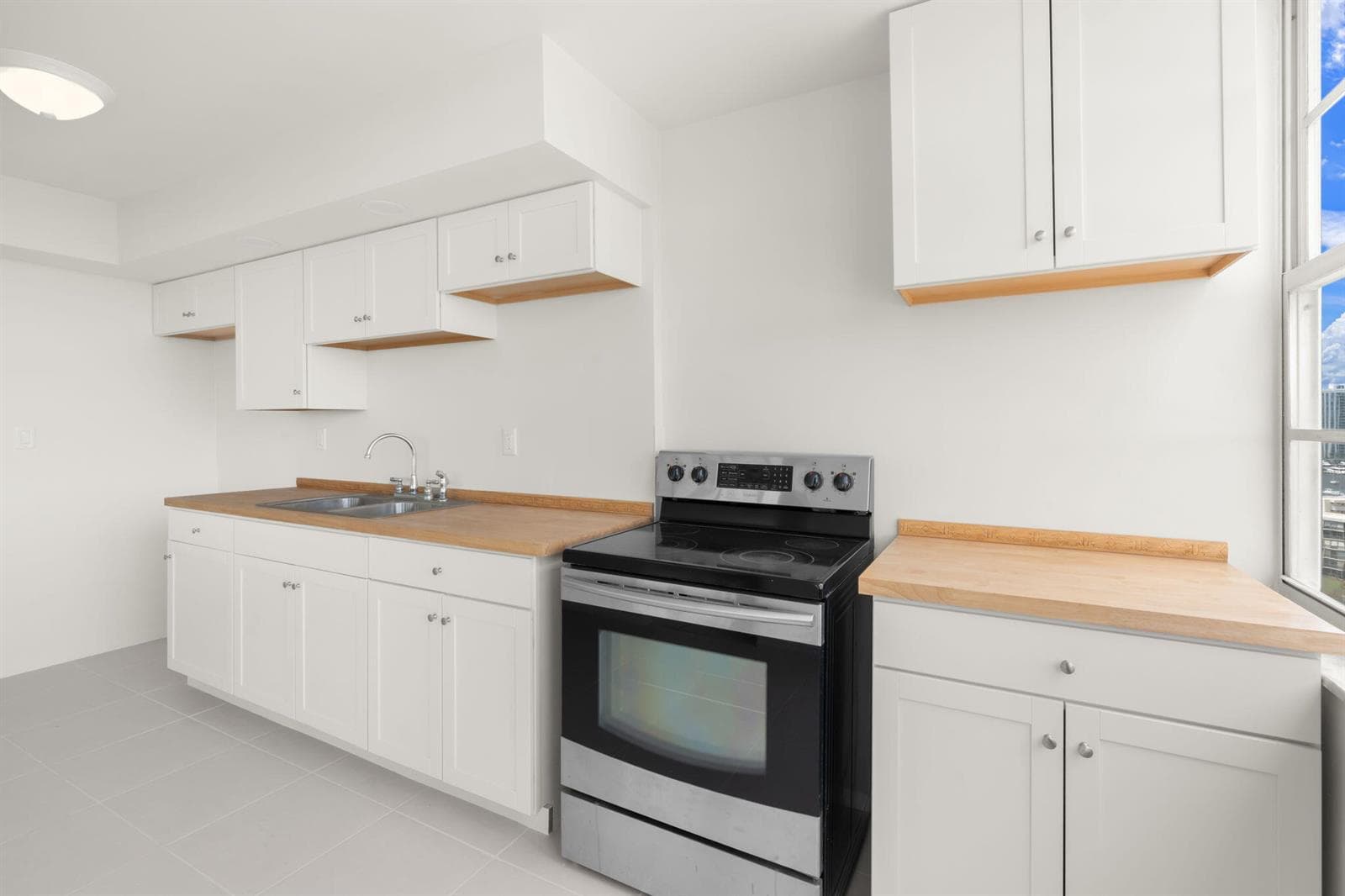 18011 Biscayne Boulevard 1704-1 photo 5