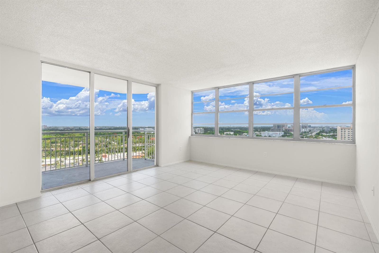 18011 Biscayne Boulevard 1704-1 photo 10