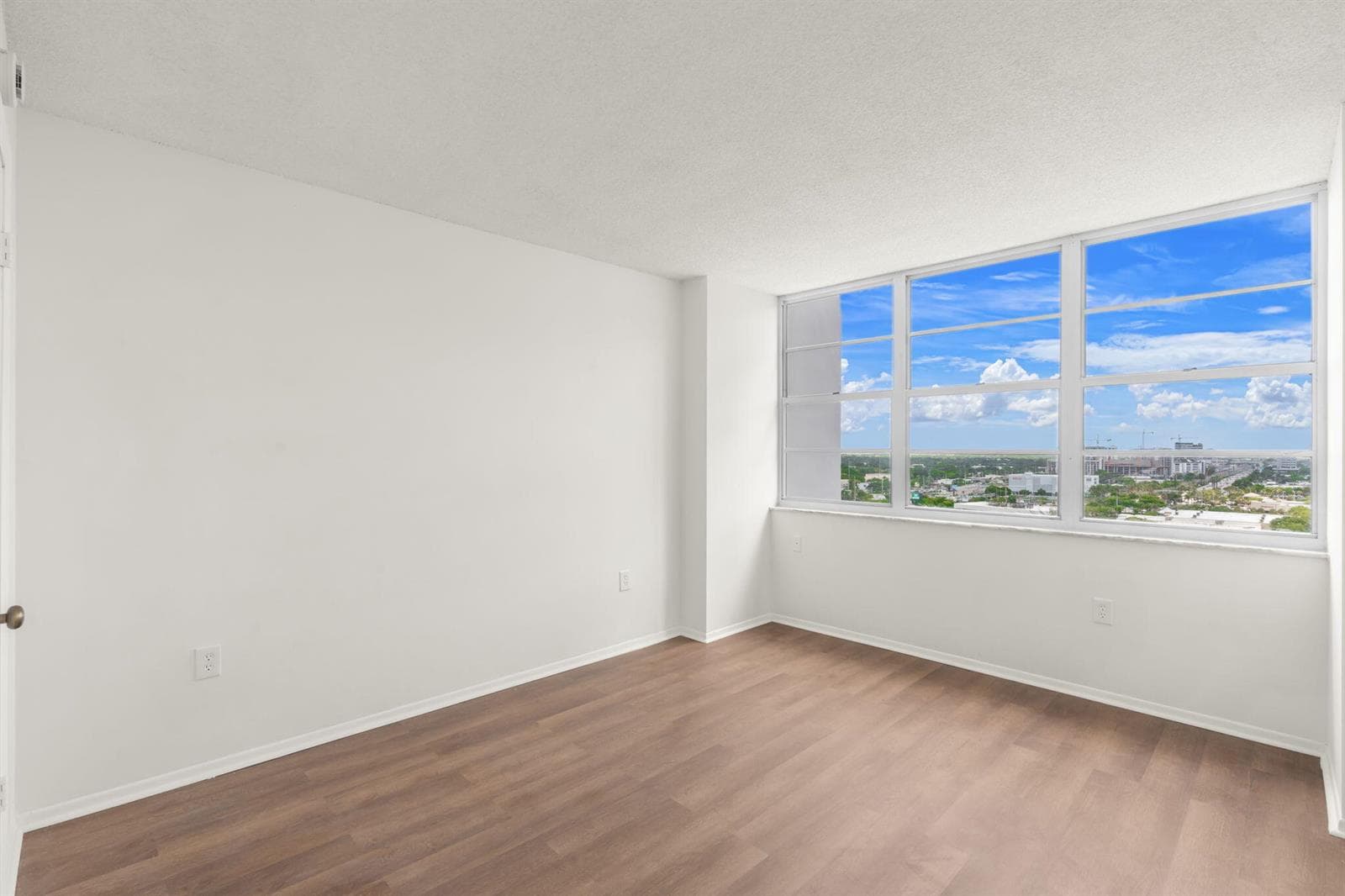 18011 Biscayne Boulevard 1704-1 photo 18