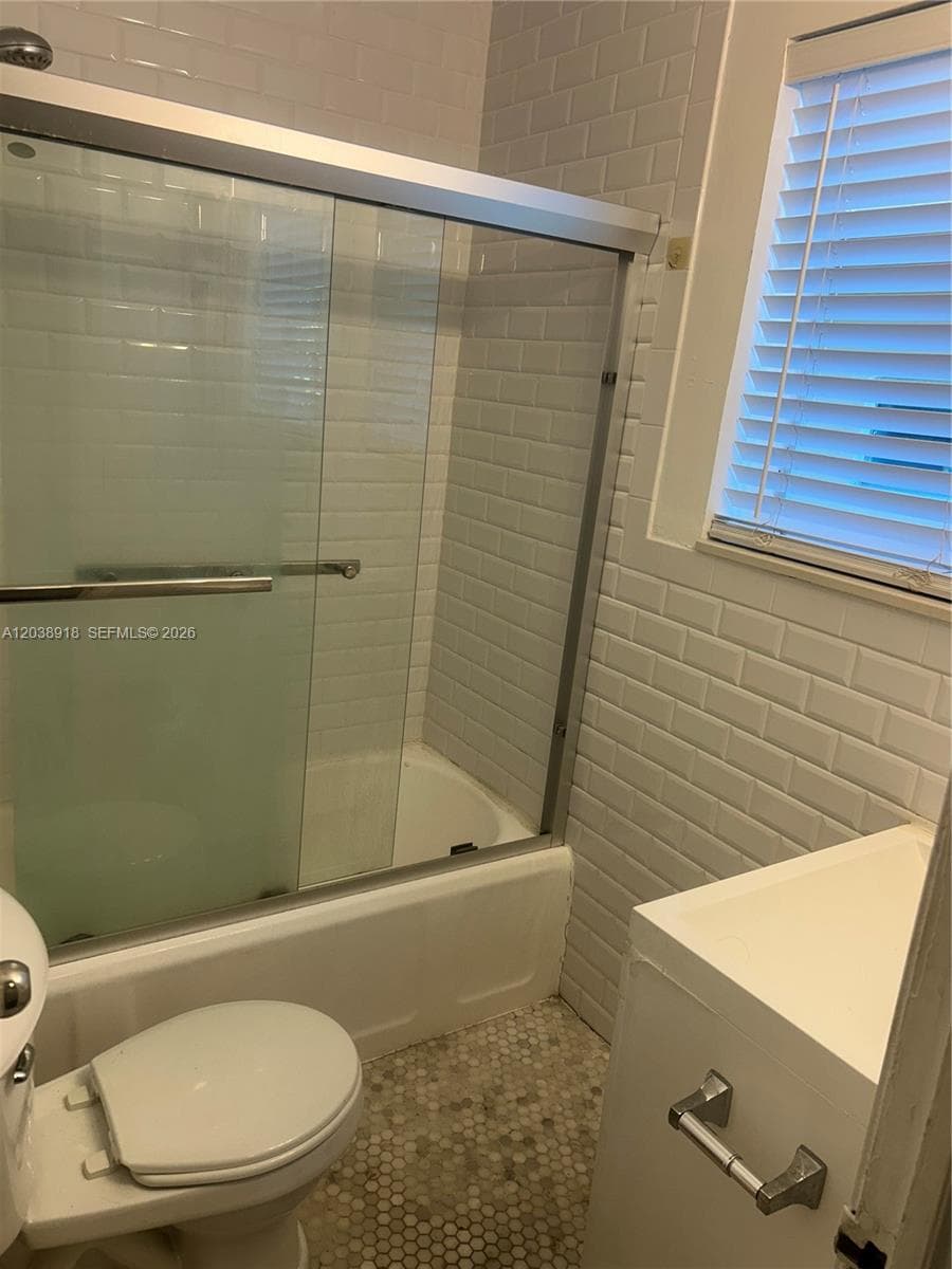 8260 Byron Ave 5 photo 4