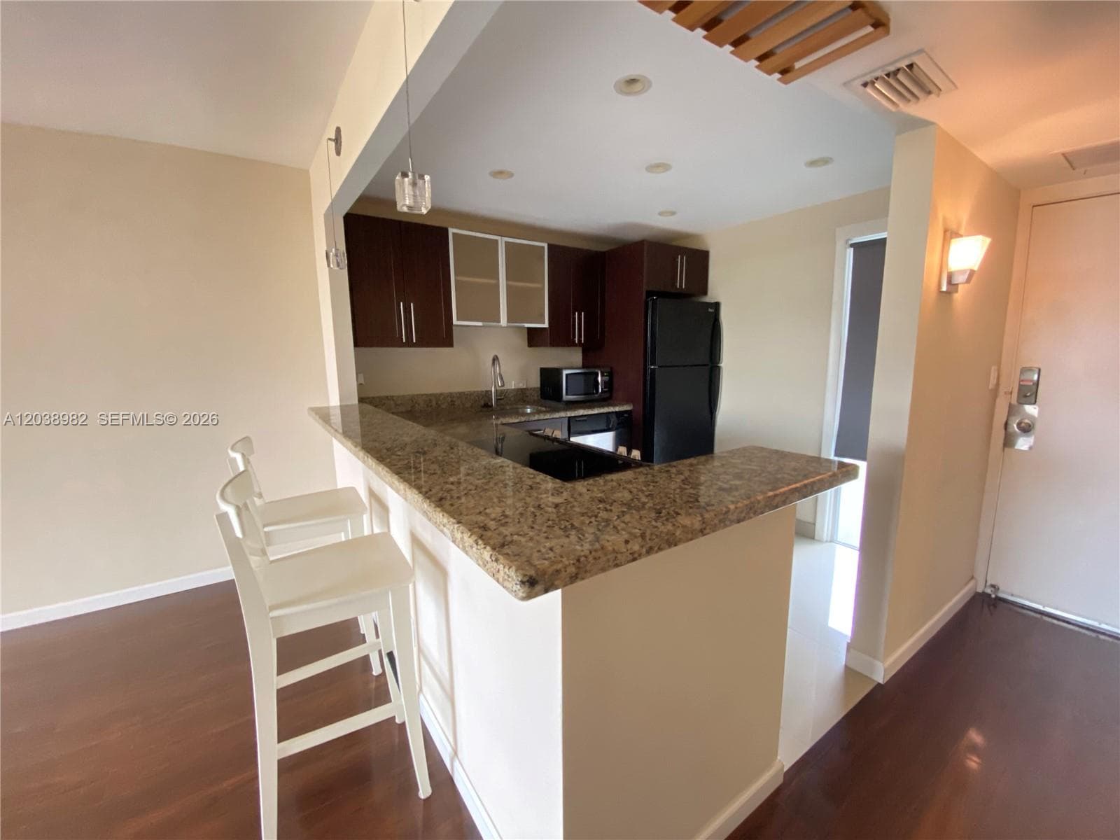 3401 N Country Club Dr 504 photo 1