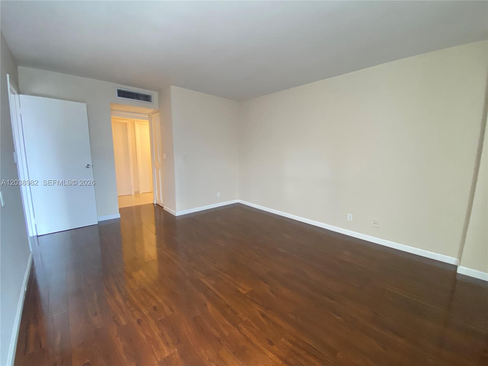 3401 N Country Club Dr 504 photo 5