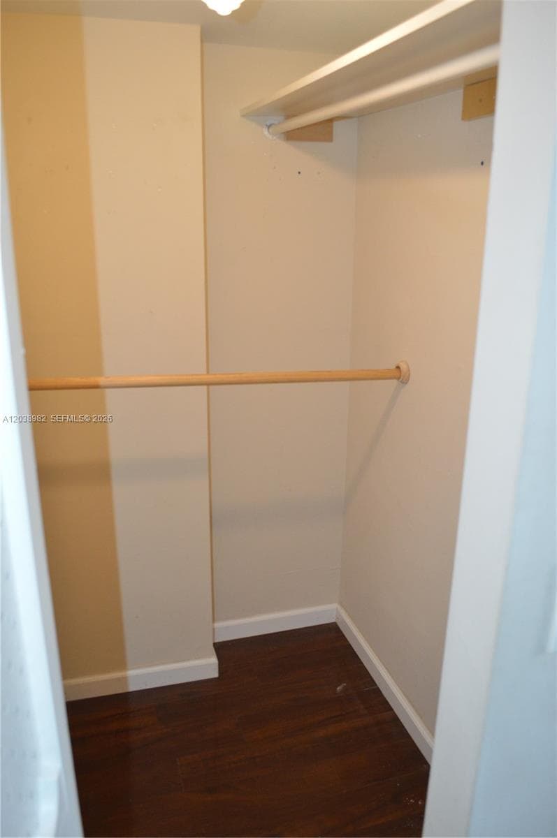 3401 N Country Club Dr 504 photo 11