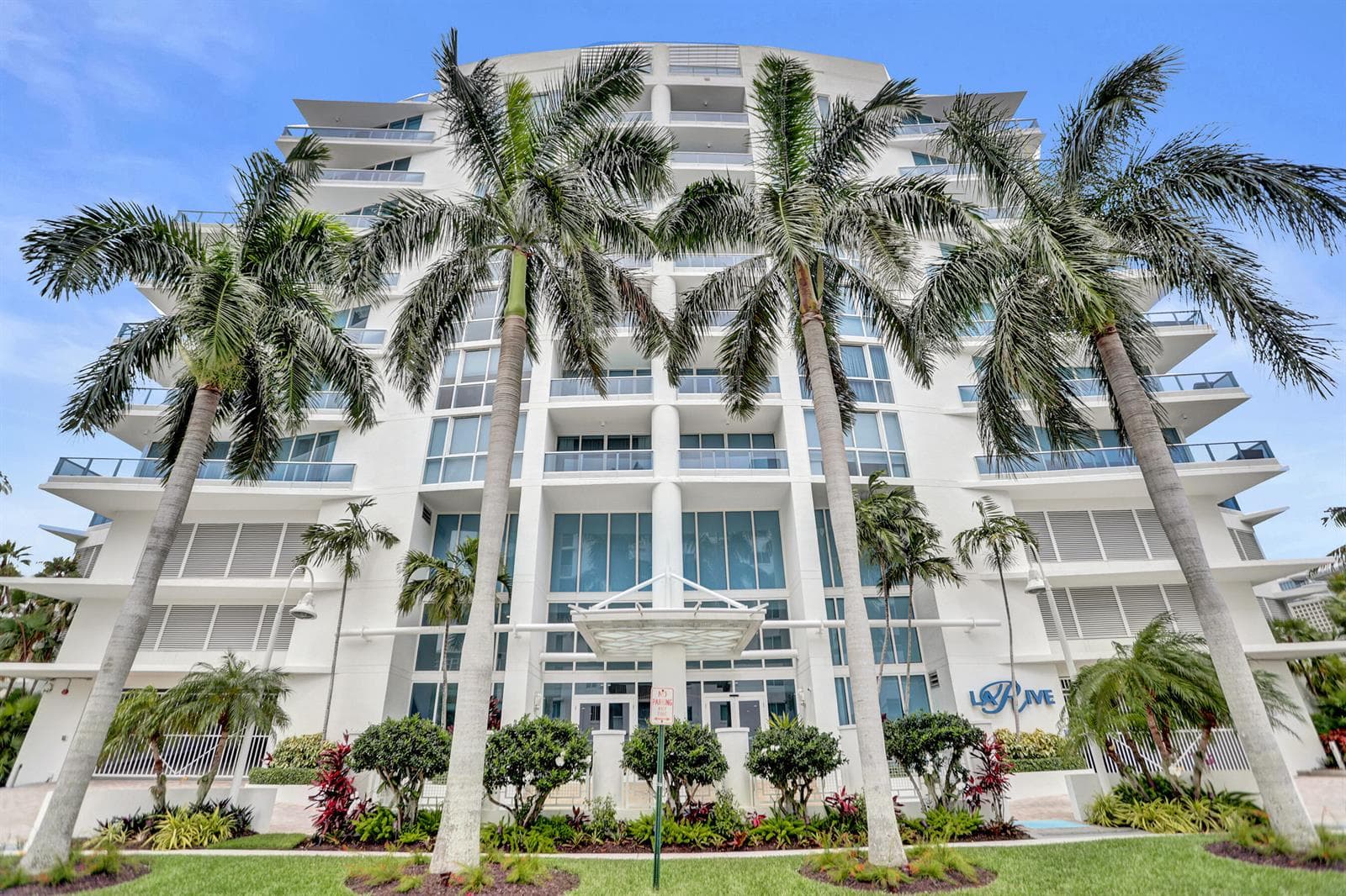 715 Bayshore Drive 902 photo 2