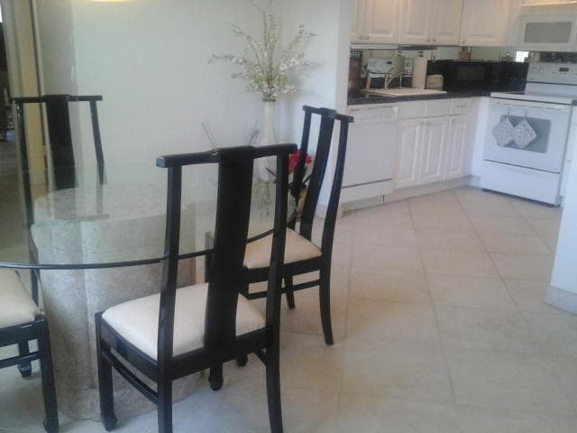 697 Flanders Drive photo 5